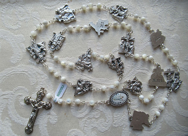 Rosenkranz aus Olivenholz Perlen 6 mm Ø Kreuz 4 cm - Kirchenbedarf